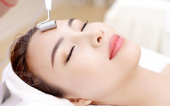 Cấy trắng da mặt có an toàn không? tìm hiểu lợi Ích và rủi ro